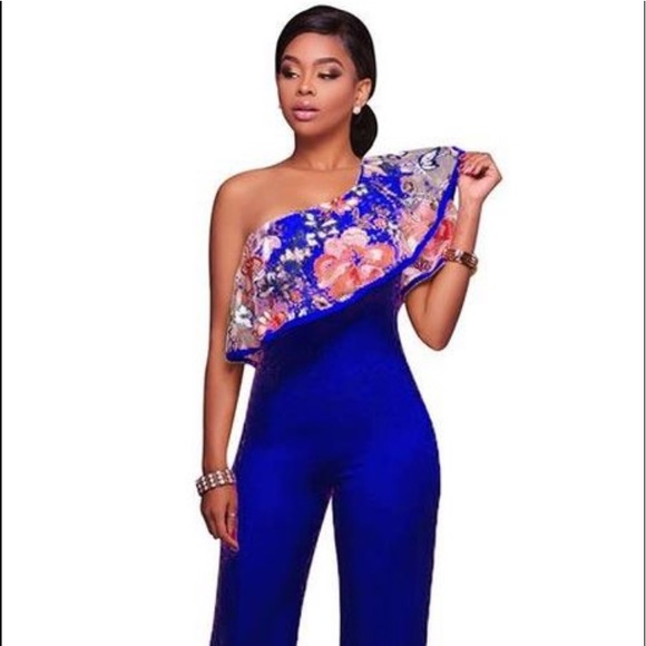 🌺🌺 SOLD SOLD SOLD Black & Gold ruffle Shoulder - Picture 1 of 8